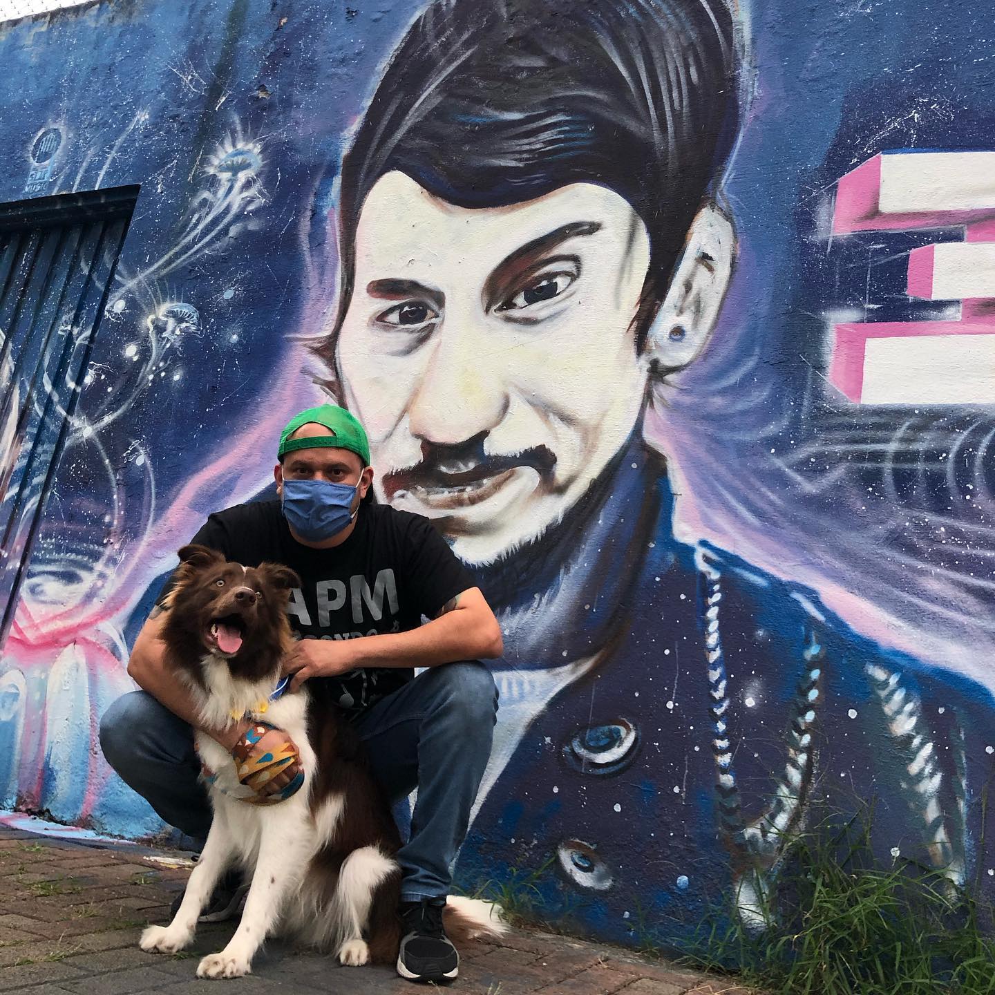 Martin Ruiz de D-ambulantes junto a BoB en el mural de Diego Trujillo (baterista de Tour de Force y Lucy) en Cali, Colombia