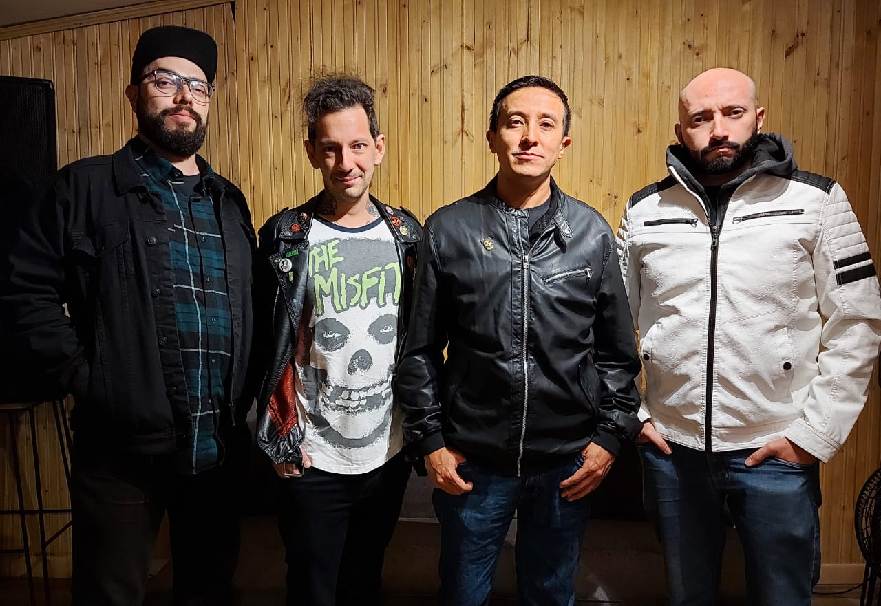 Simple Crisis es una banda de punk melódico de Bogotá, Colombia. Su sencillo “Despierta” esta disponible por medio de Tropical Punk Records. 